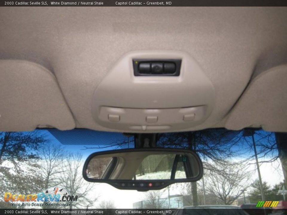 2003 Cadillac Seville SLS White Diamond / Neutral Shale Photo #18