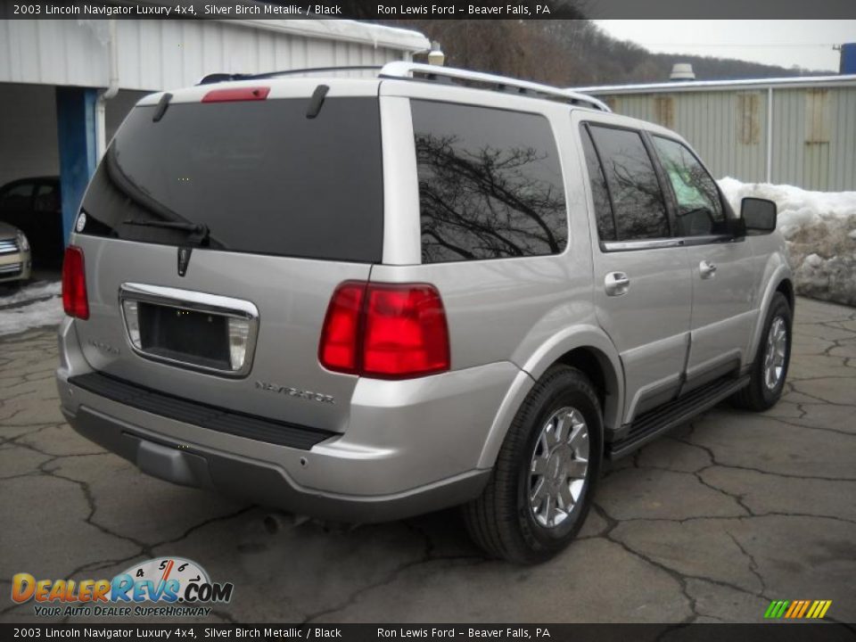 2003 Lincoln Navigator Luxury 4x4 Silver Birch Metallic / Black Photo #2