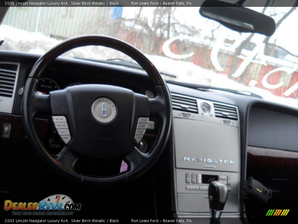 2003 Lincoln Navigator Luxury 4x4 Silver Birch Metallic / Black Photo #11