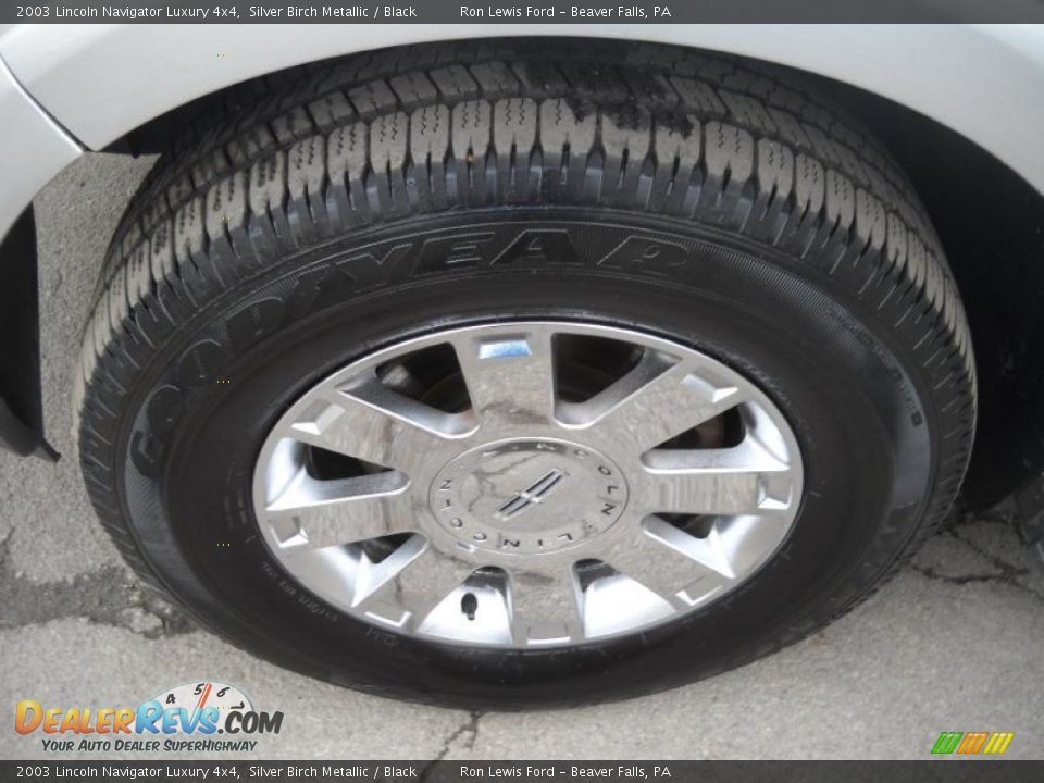 2003 Lincoln Navigator Luxury 4x4 Silver Birch Metallic / Black Photo #16