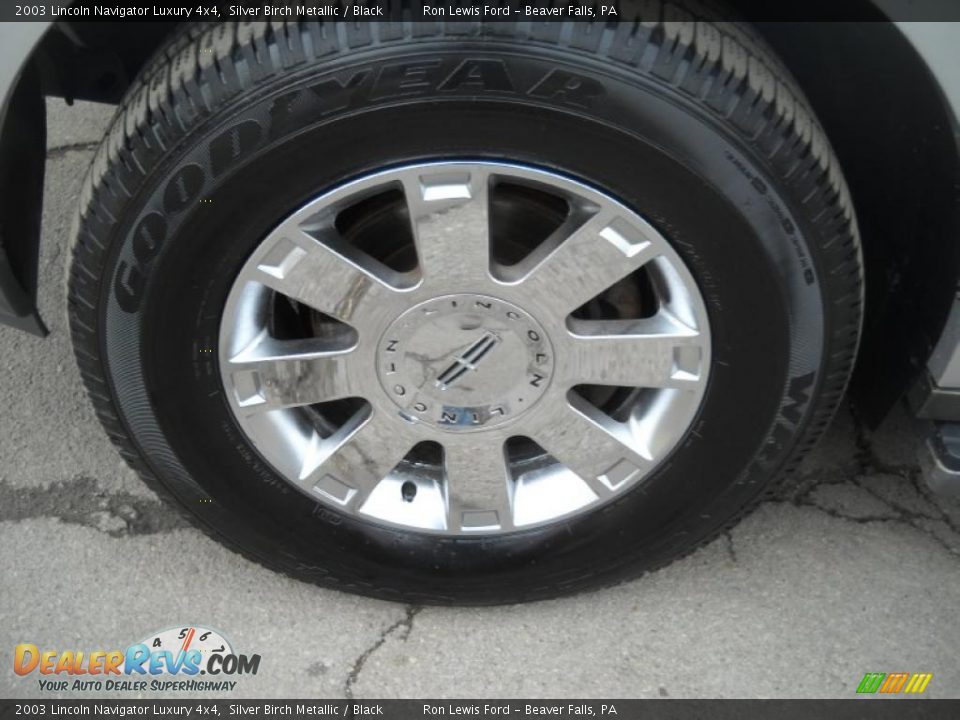 2003 Lincoln Navigator Luxury 4x4 Silver Birch Metallic / Black Photo #17