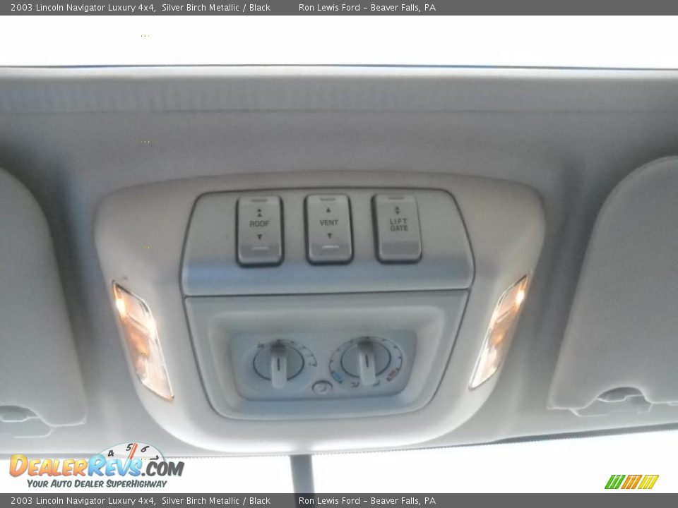 2003 Lincoln Navigator Luxury 4x4 Silver Birch Metallic / Black Photo #22
