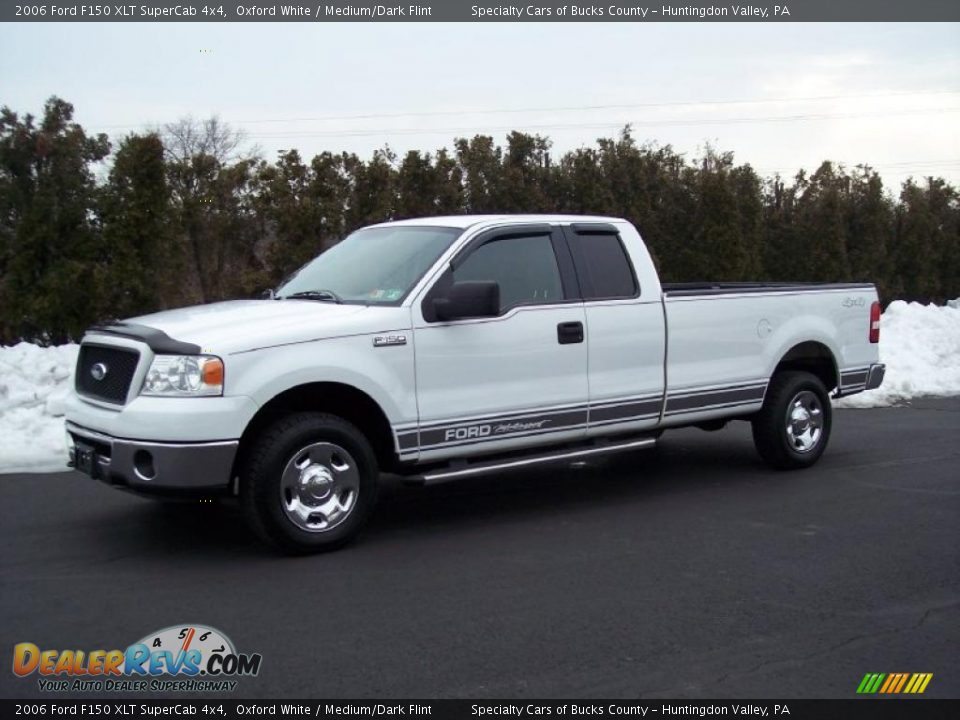 2006 Ford F150 XLT SuperCab 4x4 Oxford White / Medium/Dark Flint Photo #1