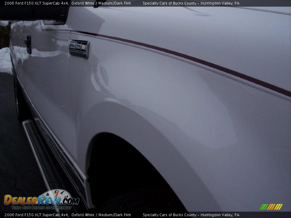 2006 Ford F150 XLT SuperCab 4x4 Oxford White / Medium/Dark Flint Photo #24