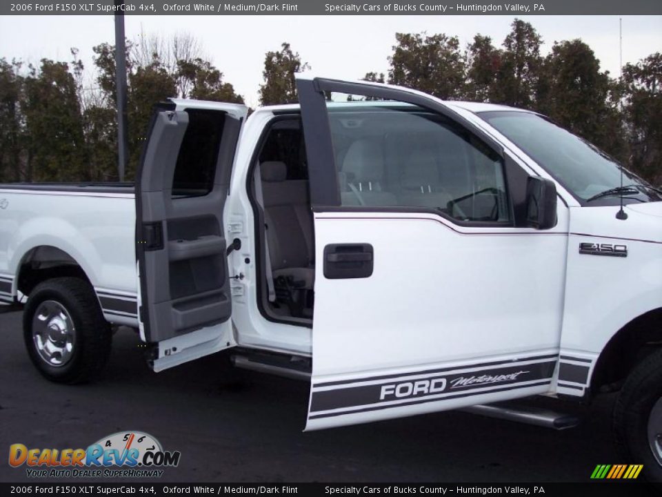 2006 Ford F150 XLT SuperCab 4x4 Oxford White / Medium/Dark Flint Photo #28