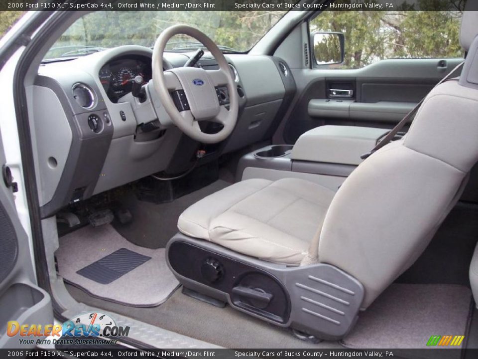 2006 Ford F150 XLT SuperCab 4x4 Oxford White / Medium/Dark Flint Photo #32
