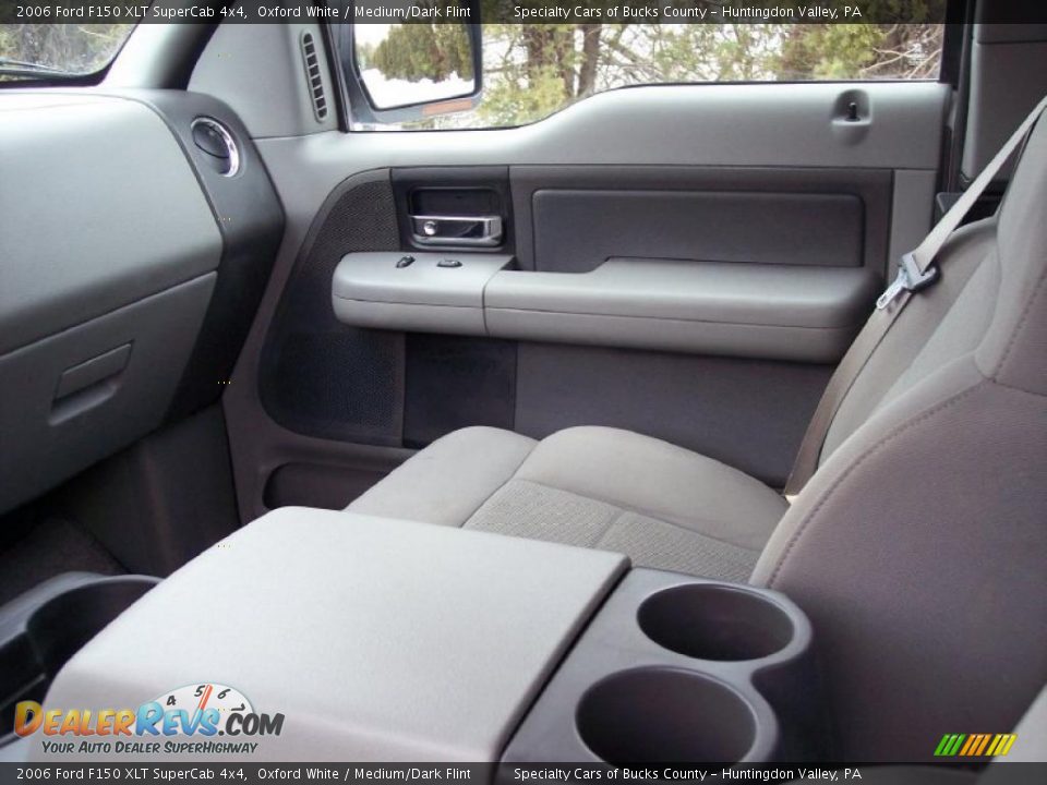 2006 Ford F150 XLT SuperCab 4x4 Oxford White / Medium/Dark Flint Photo #35