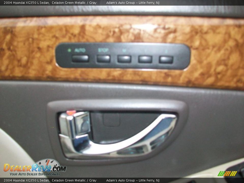 2004 Hyundai XG350 L Sedan Celadon Green Metallic / Gray Photo #8
