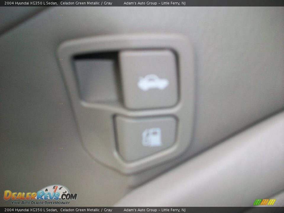 2004 Hyundai XG350 L Sedan Celadon Green Metallic / Gray Photo #9