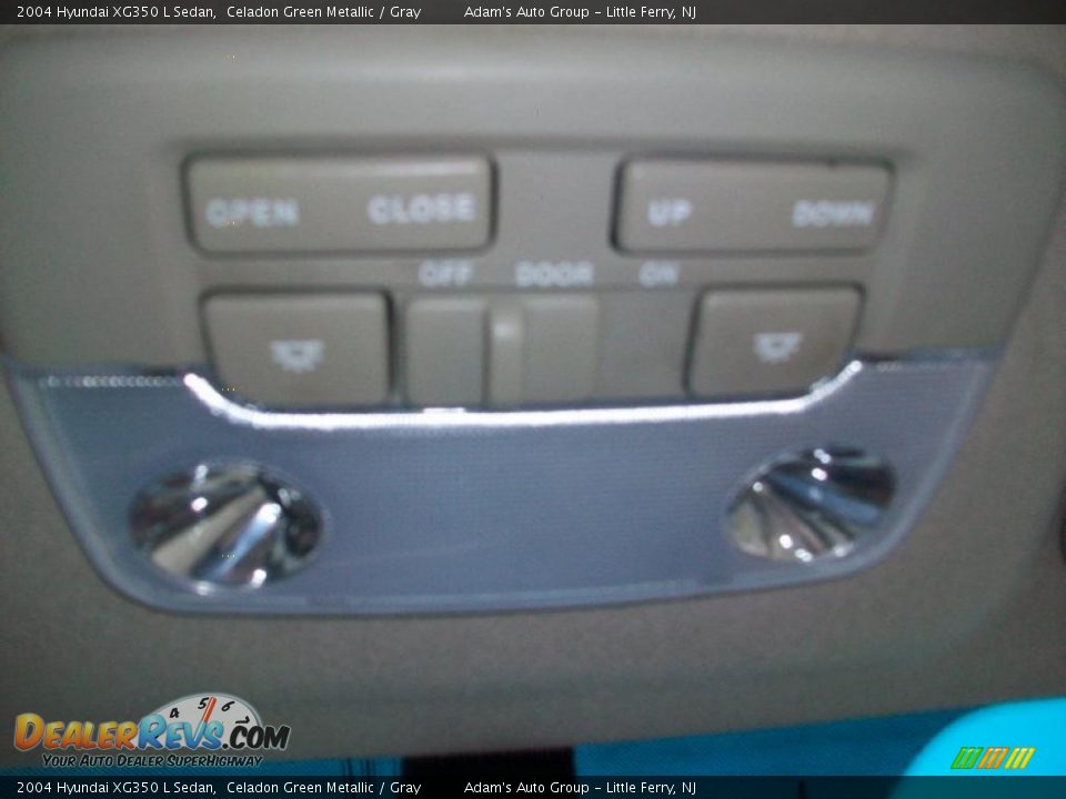2004 Hyundai XG350 L Sedan Celadon Green Metallic / Gray Photo #17