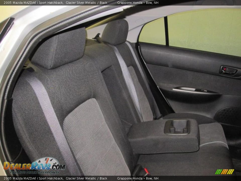 2005 Mazda MAZDA6 i Sport Hatchback Glacier Silver Metallic / Black Photo #6