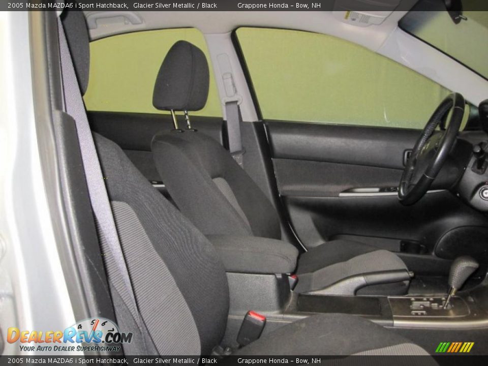 2005 Mazda MAZDA6 i Sport Hatchback Glacier Silver Metallic / Black Photo #7