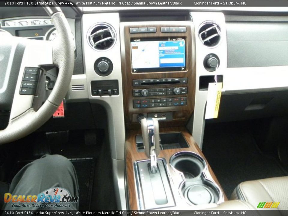 2010 Ford F150 Lariat SuperCrew 4x4 White Platinum Metallic Tri Coat / Sienna Brown Leather/Black Photo #26