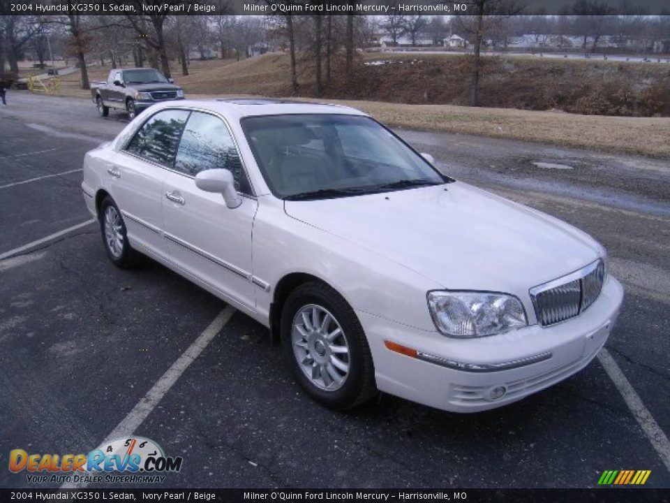2004 Hyundai XG350 L Sedan Ivory Pearl / Beige Photo #1