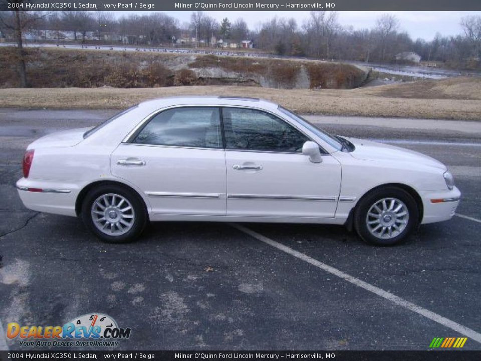 2004 Hyundai XG350 L Sedan Ivory Pearl / Beige Photo #2