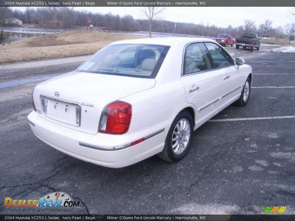 2004 Hyundai XG350 L Sedan Ivory Pearl / Beige Photo #3
