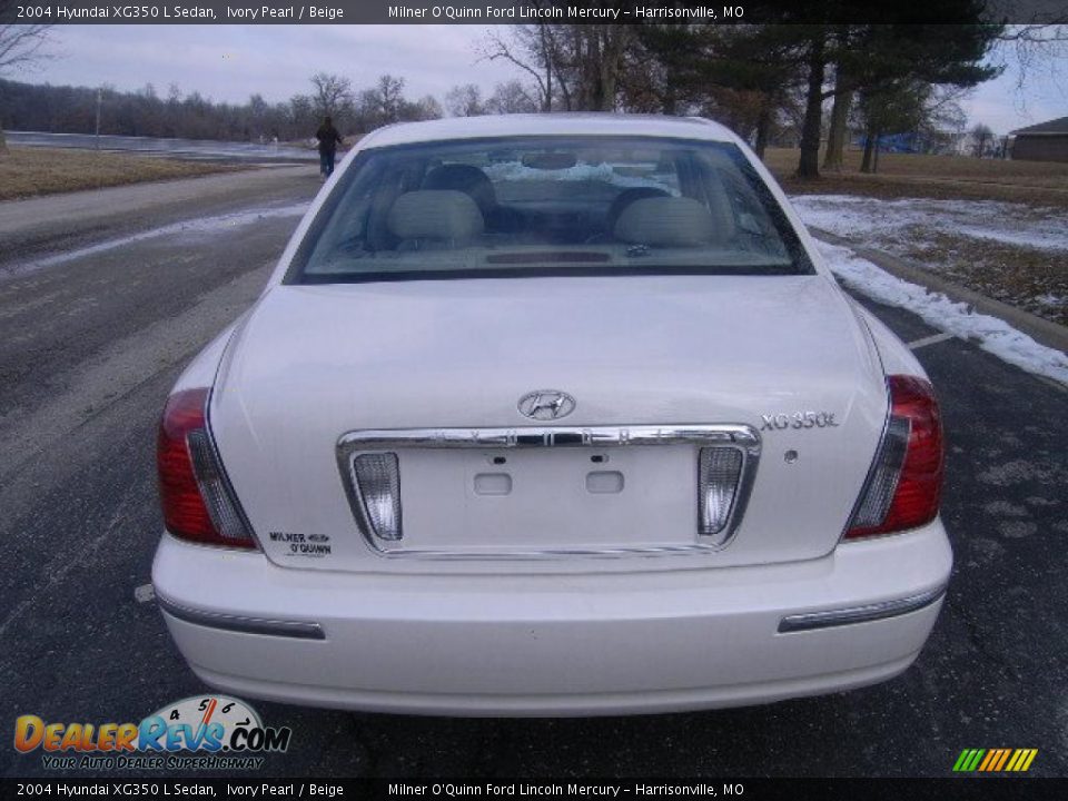 2004 Hyundai XG350 L Sedan Ivory Pearl / Beige Photo #4