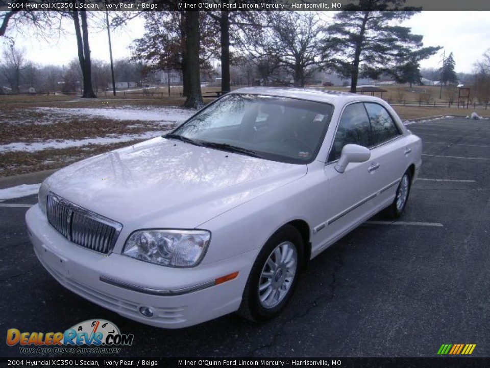 2004 Hyundai XG350 L Sedan Ivory Pearl / Beige Photo #7