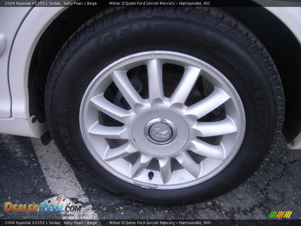 2004 Hyundai XG350 L Sedan Ivory Pearl / Beige Photo #9