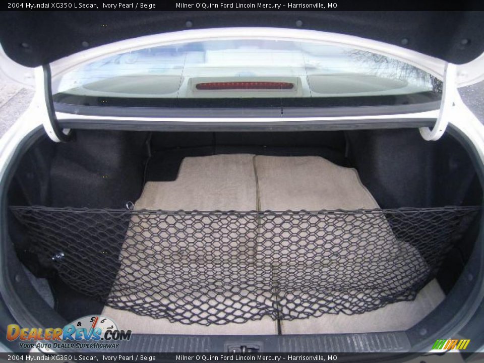 2004 Hyundai XG350 L Sedan Ivory Pearl / Beige Photo #12