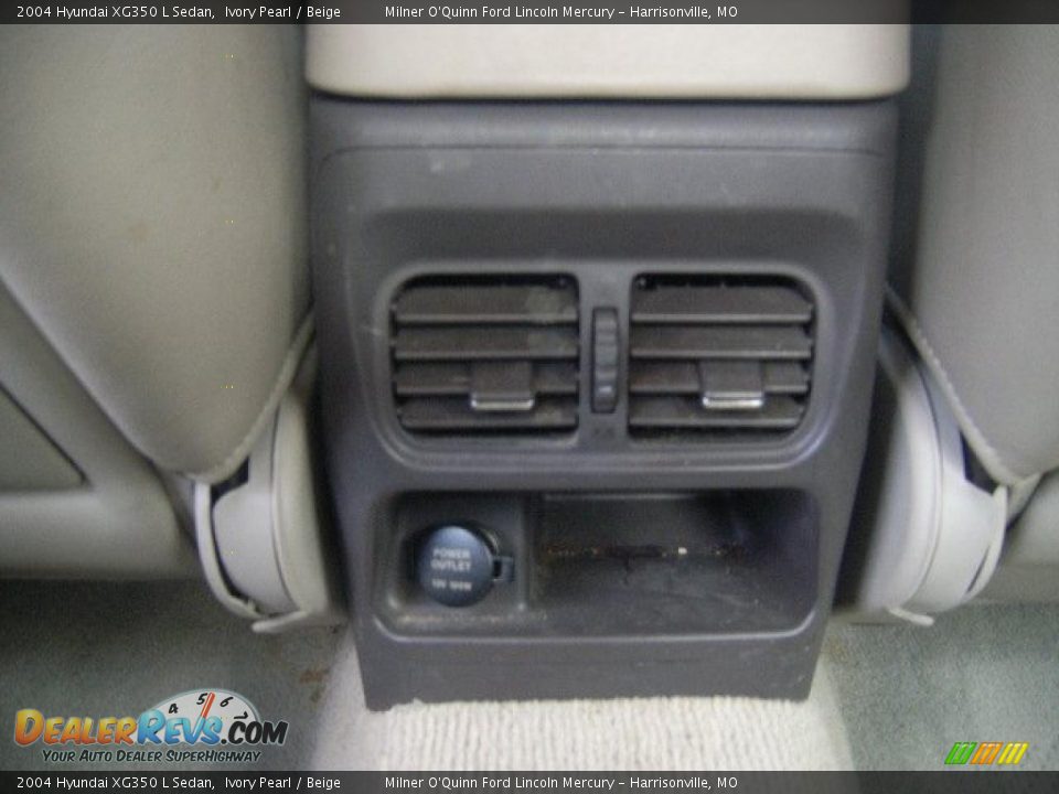 2004 Hyundai XG350 L Sedan Ivory Pearl / Beige Photo #15