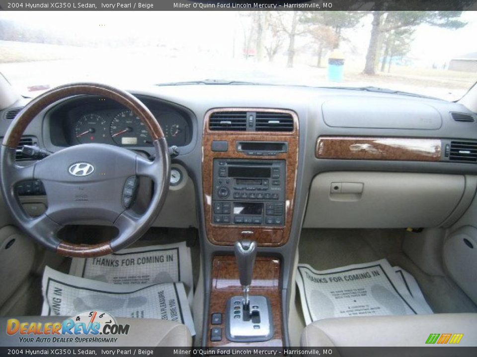 2004 Hyundai XG350 L Sedan Ivory Pearl / Beige Photo #17