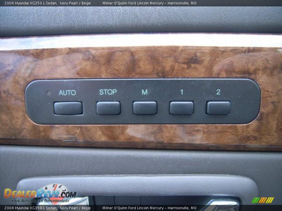 2004 Hyundai XG350 L Sedan Ivory Pearl / Beige Photo #20