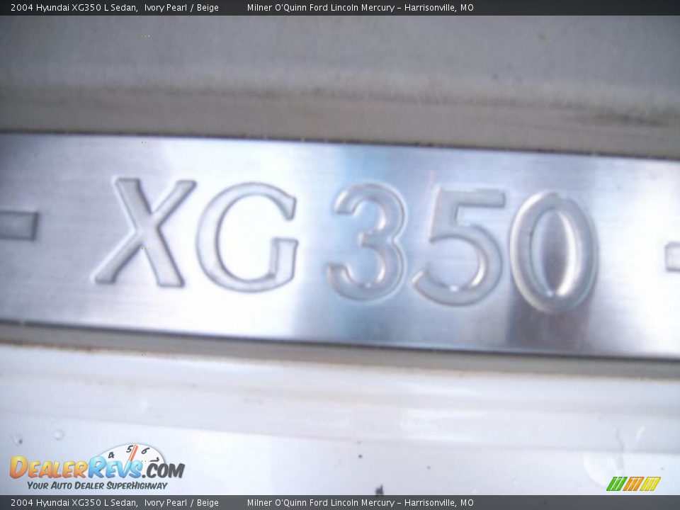 2004 Hyundai XG350 L Sedan Ivory Pearl / Beige Photo #23