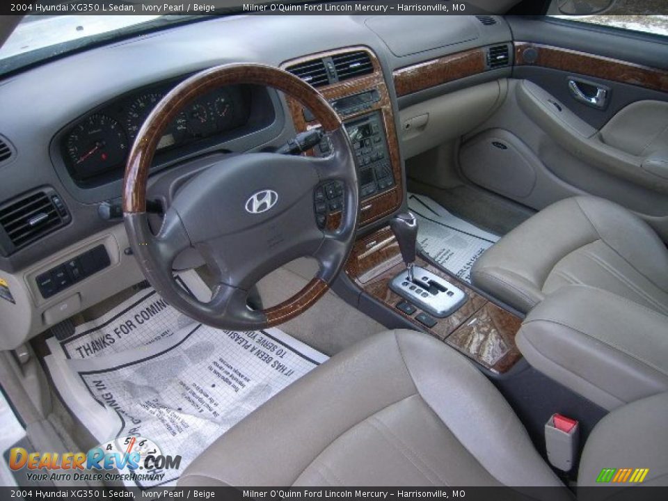 2004 Hyundai XG350 L Sedan Ivory Pearl / Beige Photo #24