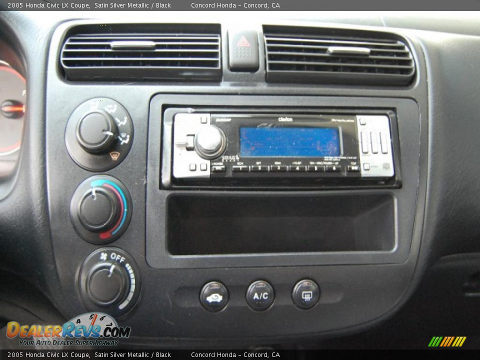 2005 Honda Civic LX Coupe Satin Silver Metallic / Black Photo #13