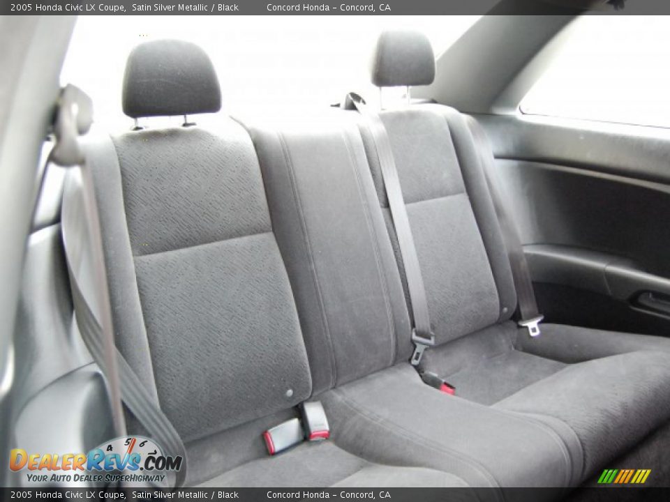 2005 Honda Civic LX Coupe Satin Silver Metallic / Black Photo #15