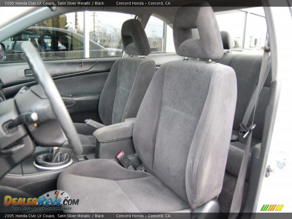 2005 Honda Civic LX Coupe Satin Silver Metallic / Black Photo #22