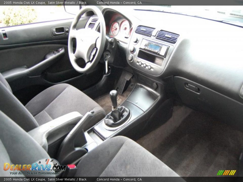 2005 Honda Civic LX Coupe Satin Silver Metallic / Black Photo #23