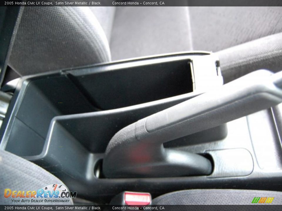 2005 Honda Civic LX Coupe Satin Silver Metallic / Black Photo #25