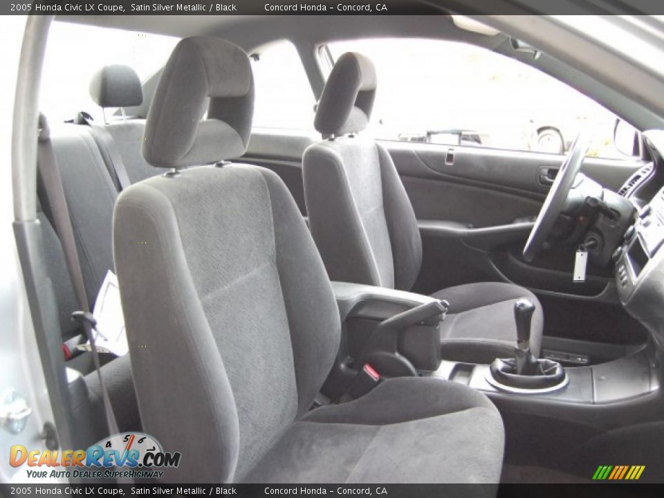 2005 Honda Civic LX Coupe Satin Silver Metallic / Black Photo #26