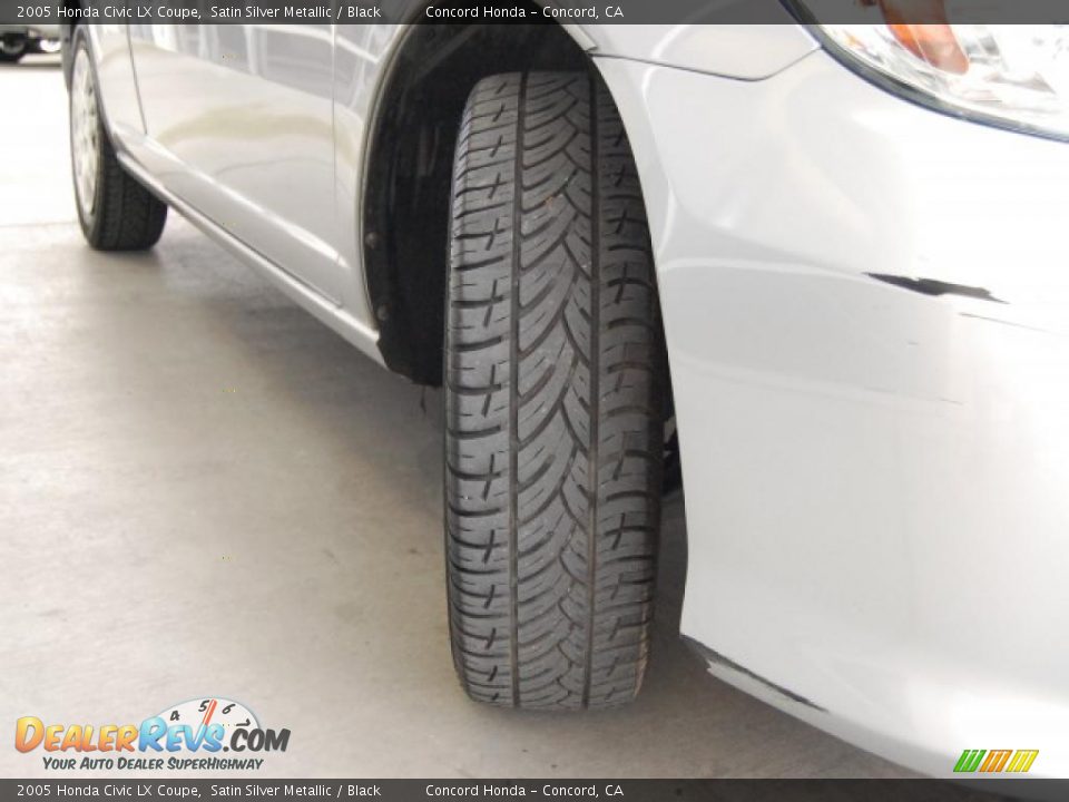 2005 Honda Civic LX Coupe Satin Silver Metallic / Black Photo #29