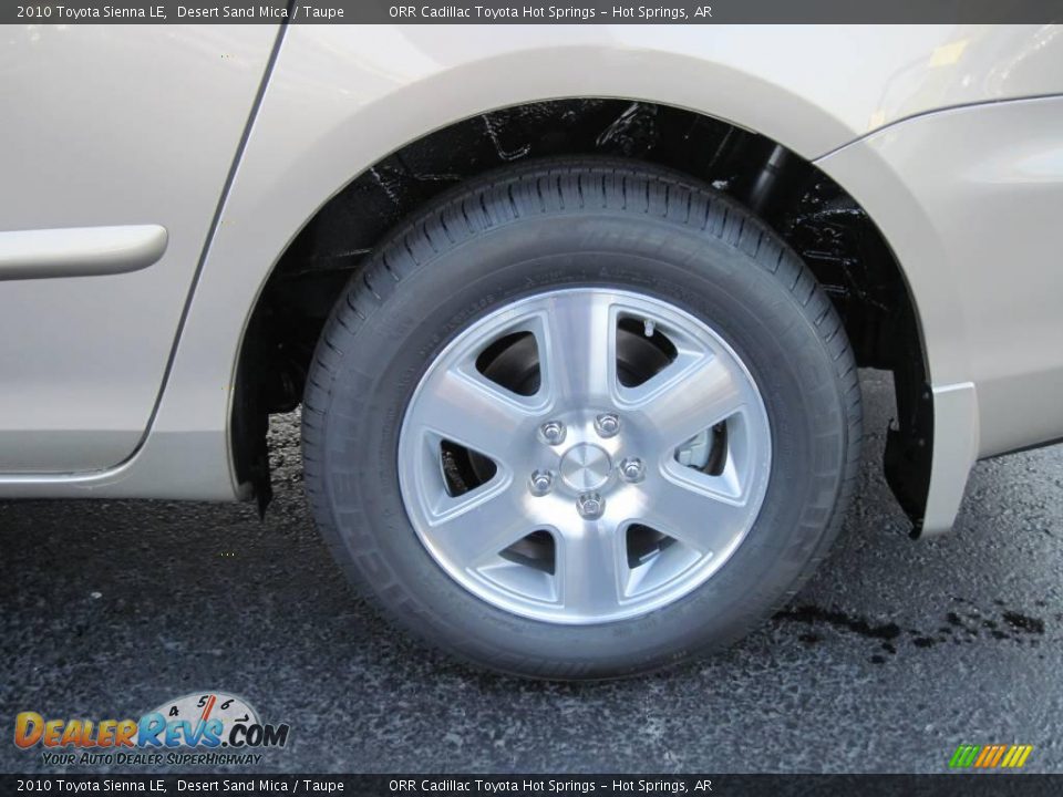 2010 Toyota Sienna LE Desert Sand Mica / Taupe Photo #7