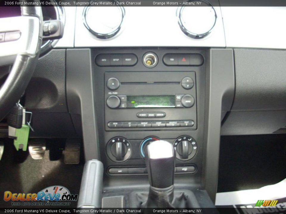 2006 Ford Mustang V6 Deluxe Coupe Tungsten Grey Metallic / Dark Charcoal Photo #8