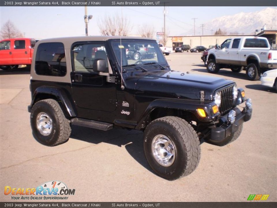 2003 Jeep Wrangler Sahara 4x4 Black Clearcoat / Khaki Photo #3