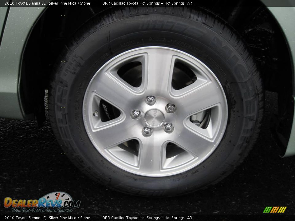 2010 Toyota Sienna LE Silver Pine Mica / Stone Photo #8