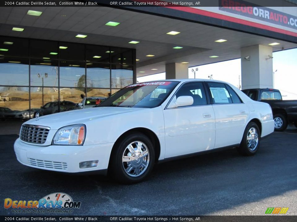 2004 Cadillac DeVille Sedan Cotillion White / Black Photo #1