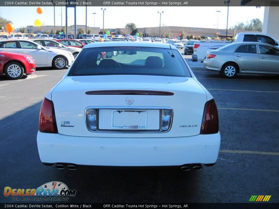 2004 Cadillac DeVille Sedan Cotillion White / Black Photo #4