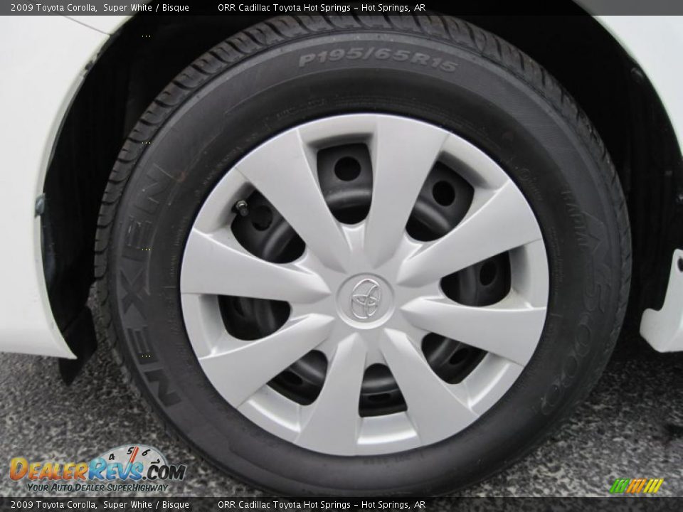 2009 Toyota Corolla Super White / Bisque Photo #14
