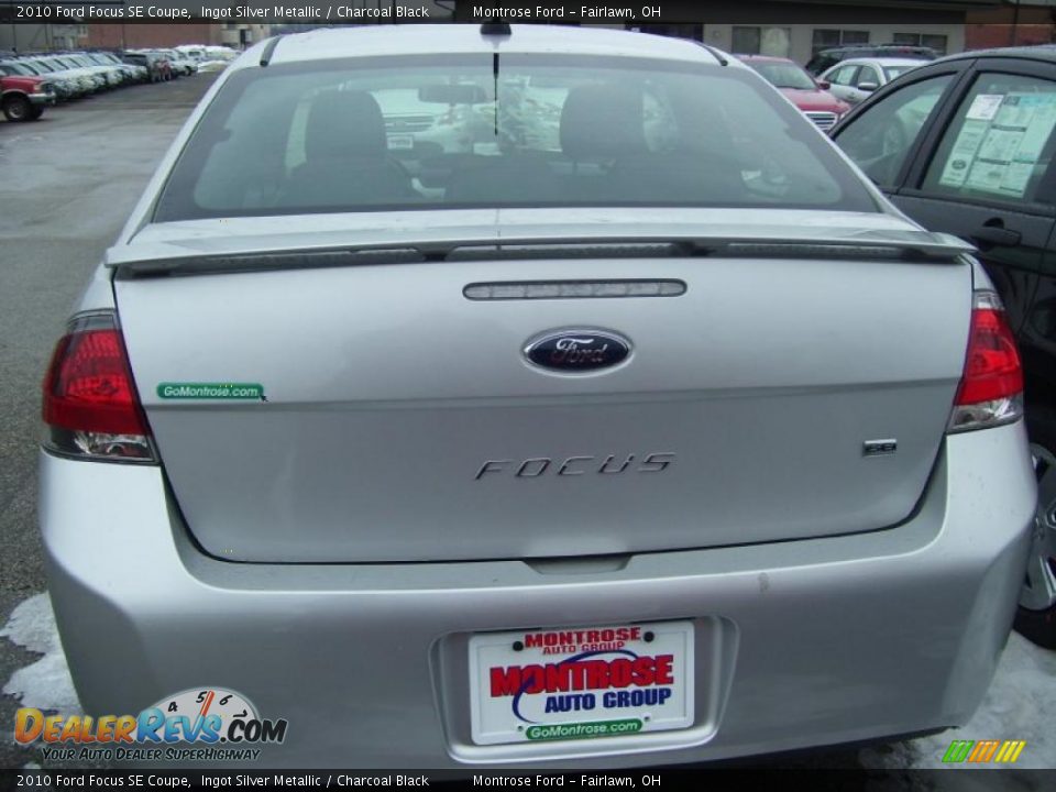 2010 Ford Focus SE Coupe Ingot Silver Metallic / Charcoal Black Photo #2