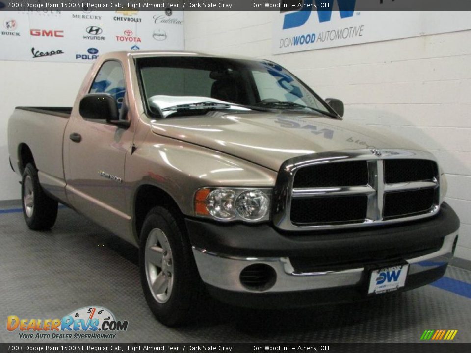 2003 Dodge Ram 1500 ST Regular Cab Light Almond Pearl / Dark Slate Gray Photo #2
