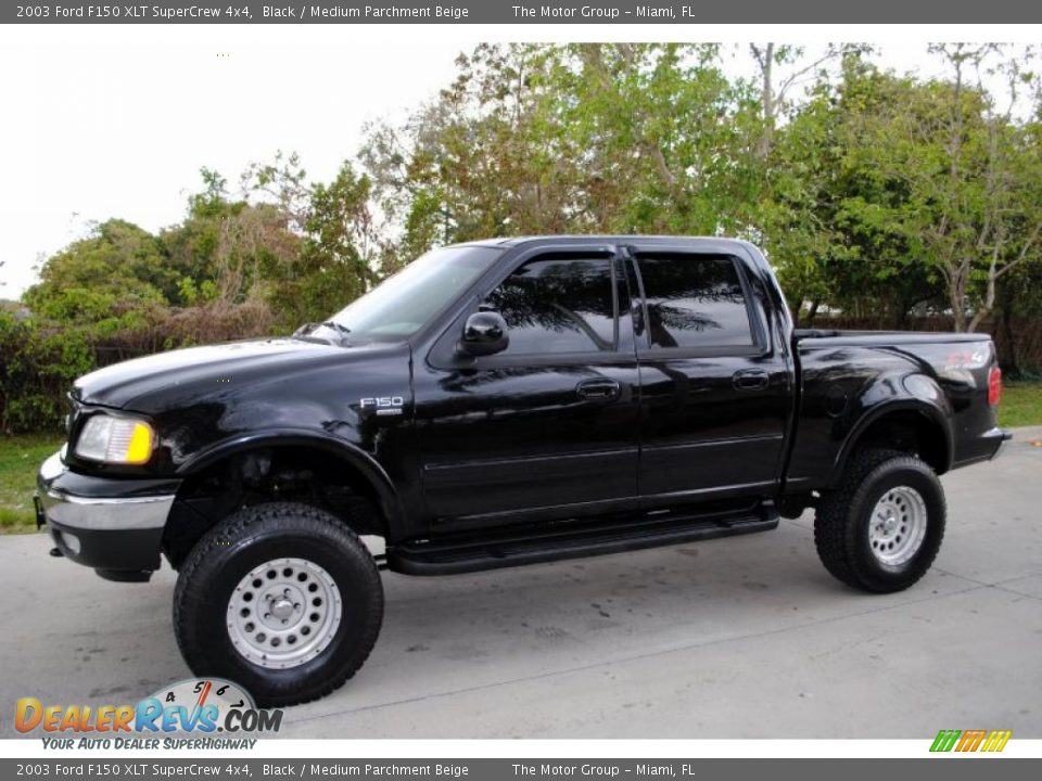 2003 Ford F150 XLT SuperCrew 4x4 Black / Medium Parchment Beige Photo #2