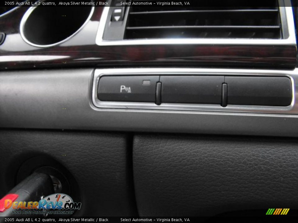 2005 Audi A8 L 4.2 quattro Akoya Silver Metallic / Black Photo #17