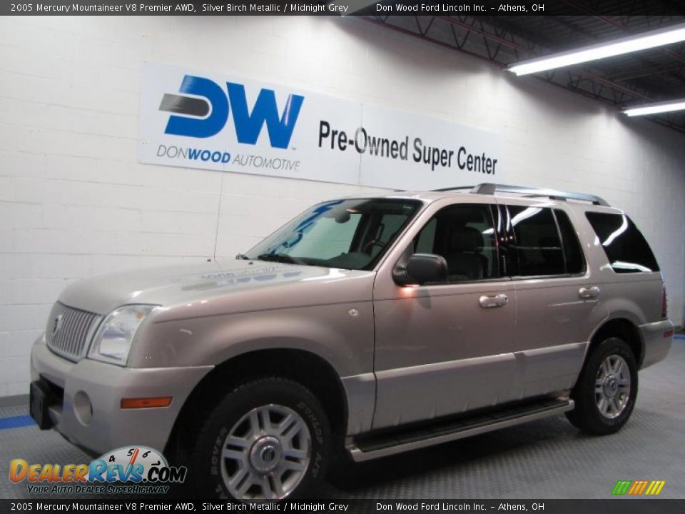 2005 Mercury Mountaineer V8 Premier AWD Silver Birch Metallic / Midnight Grey Photo #2