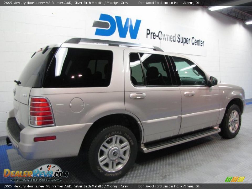 2005 Mercury Mountaineer V8 Premier AWD Silver Birch Metallic / Midnight Grey Photo #4