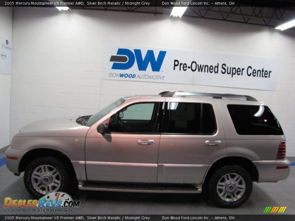 2005 Mercury Mountaineer V8 Premier AWD Silver Birch Metallic / Midnight Grey Photo #5